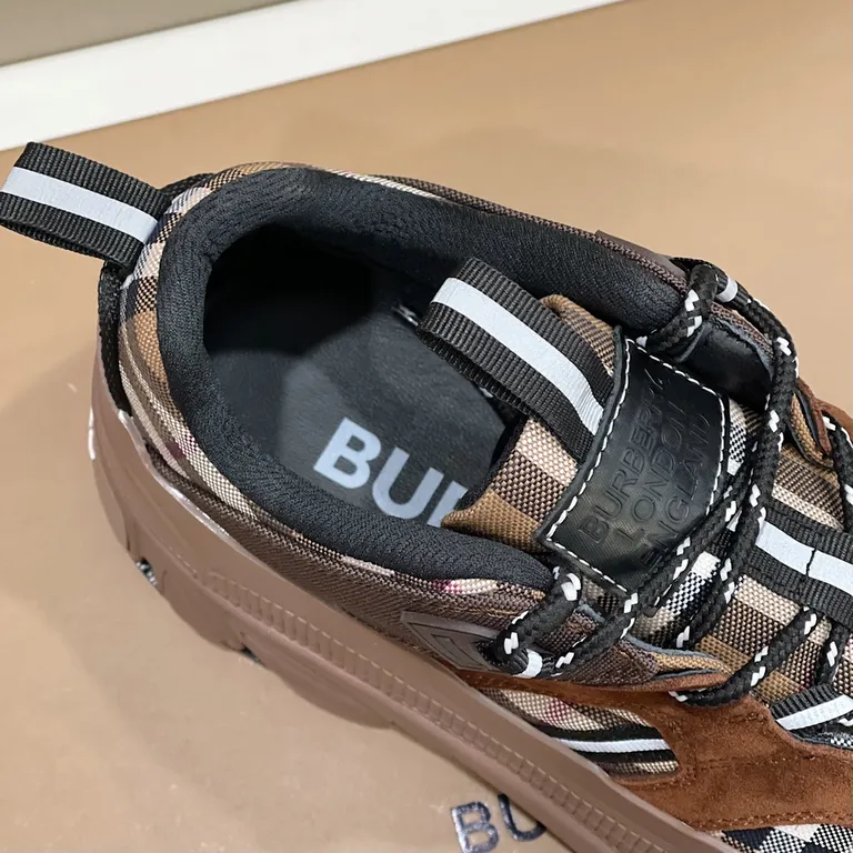 Burberry Shoe 